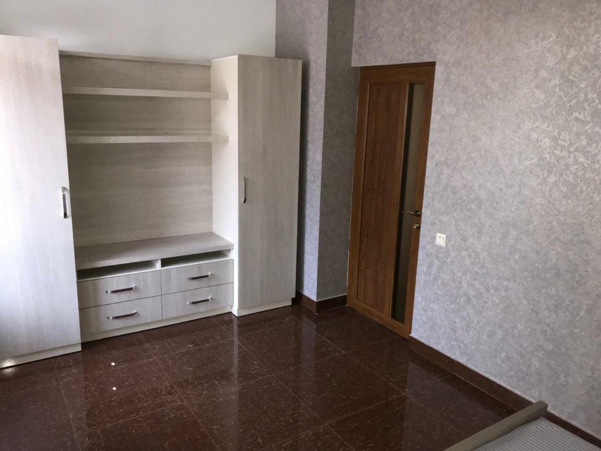Liko Hostel エレバン エクステリア 写真