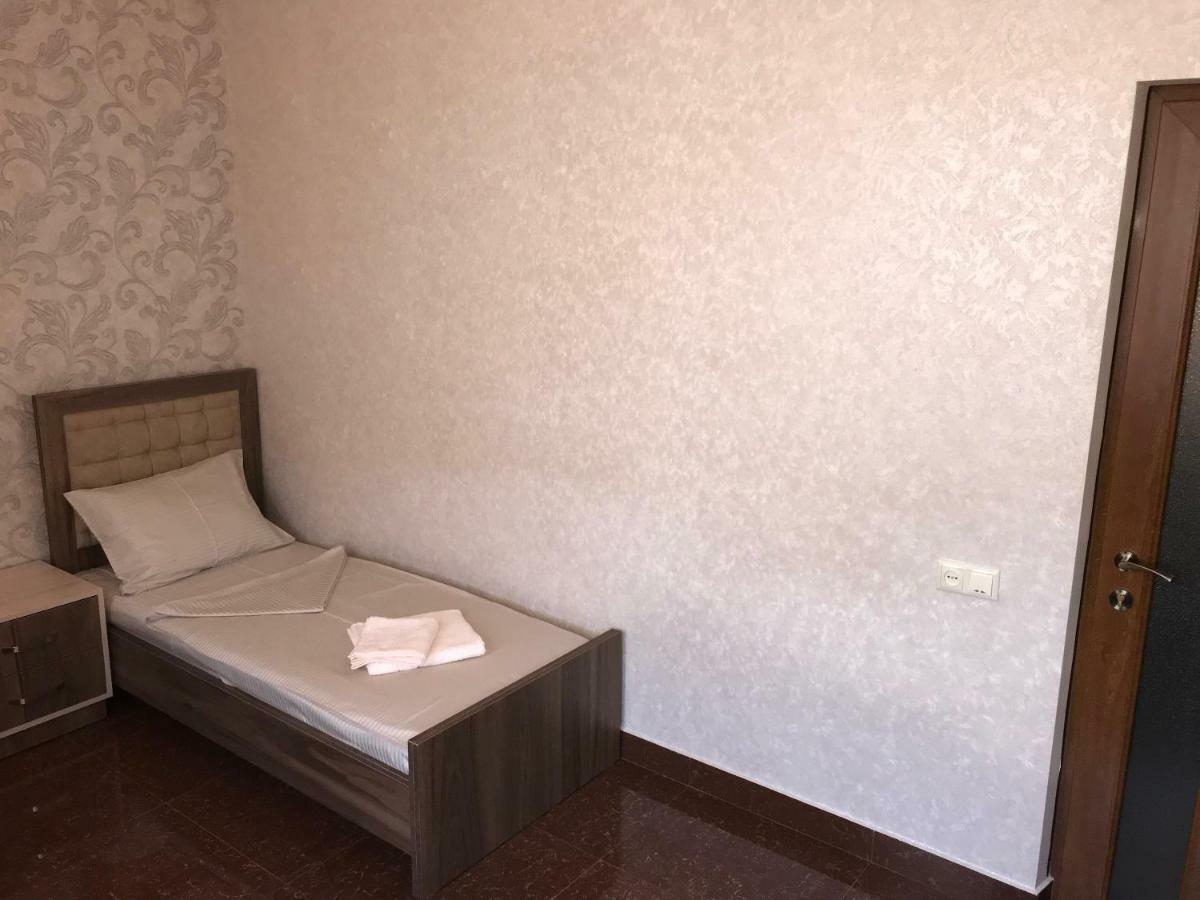 Liko Hostel エレバン エクステリア 写真