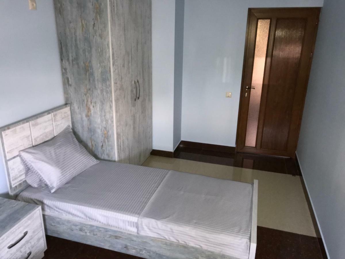 Liko Hostel エレバン エクステリア 写真