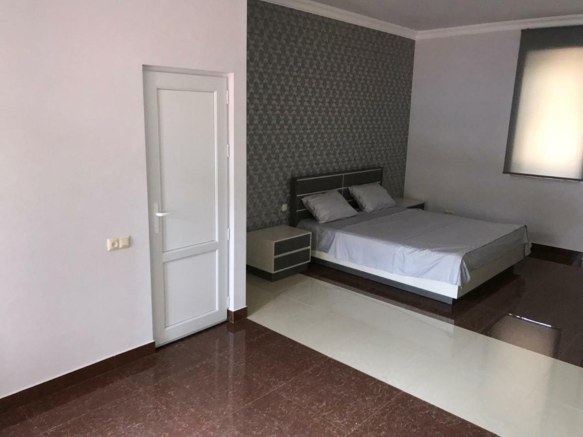 Liko Hostel エレバン エクステリア 写真