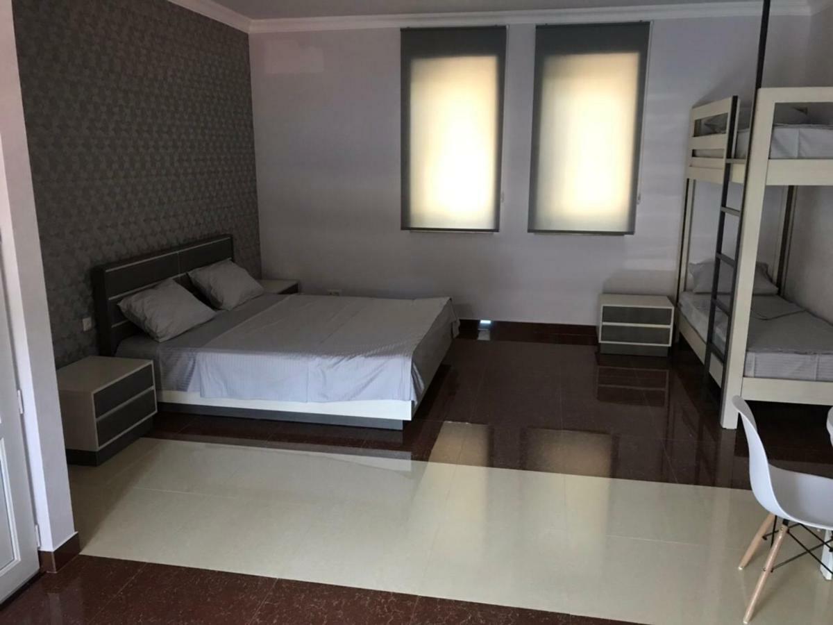Liko Hostel エレバン エクステリア 写真