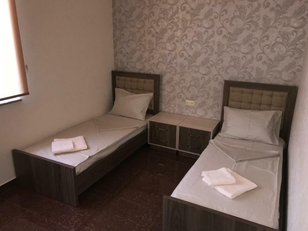 Liko Hostel エレバン エクステリア 写真