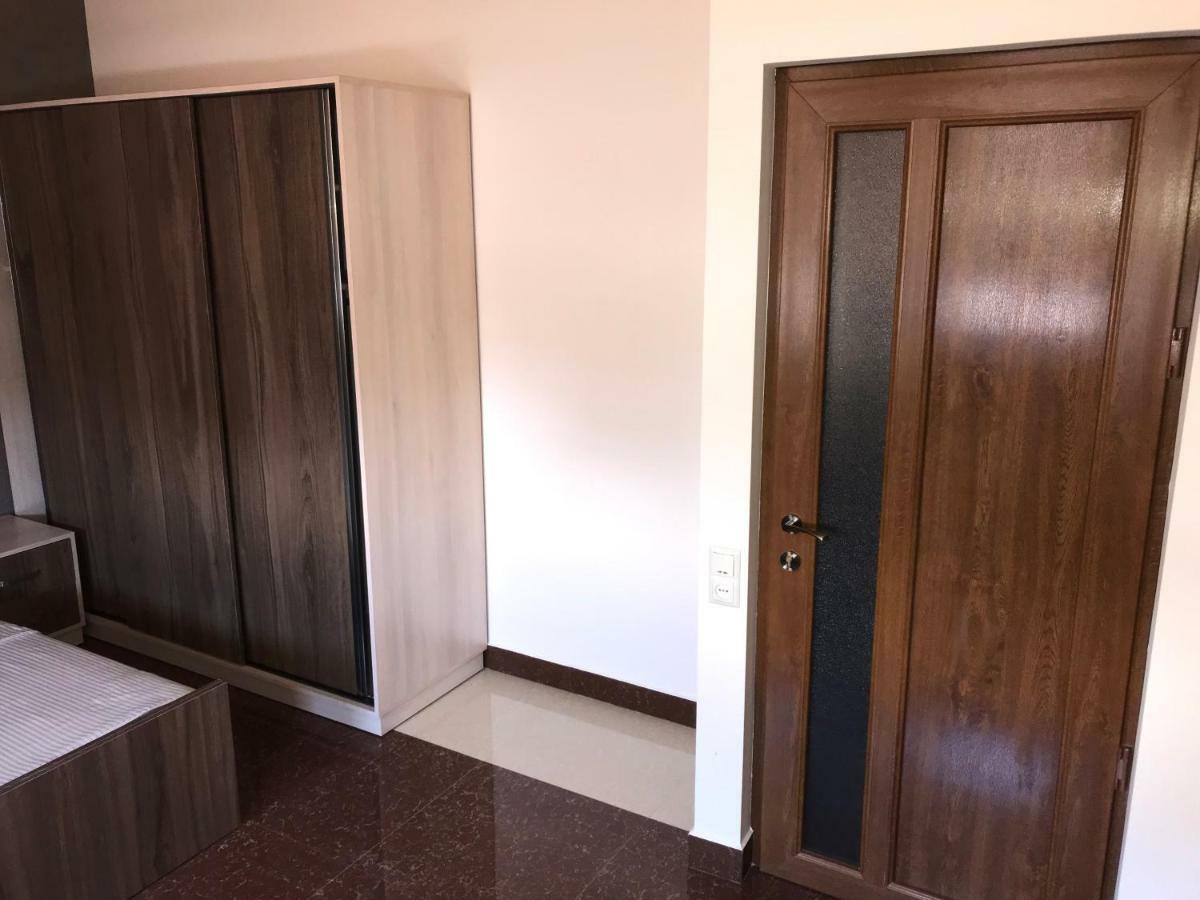 Liko Hostel エレバン エクステリア 写真