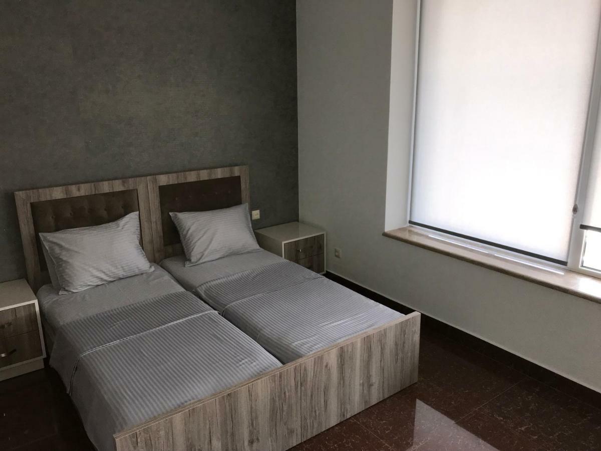Liko Hostel エレバン エクステリア 写真